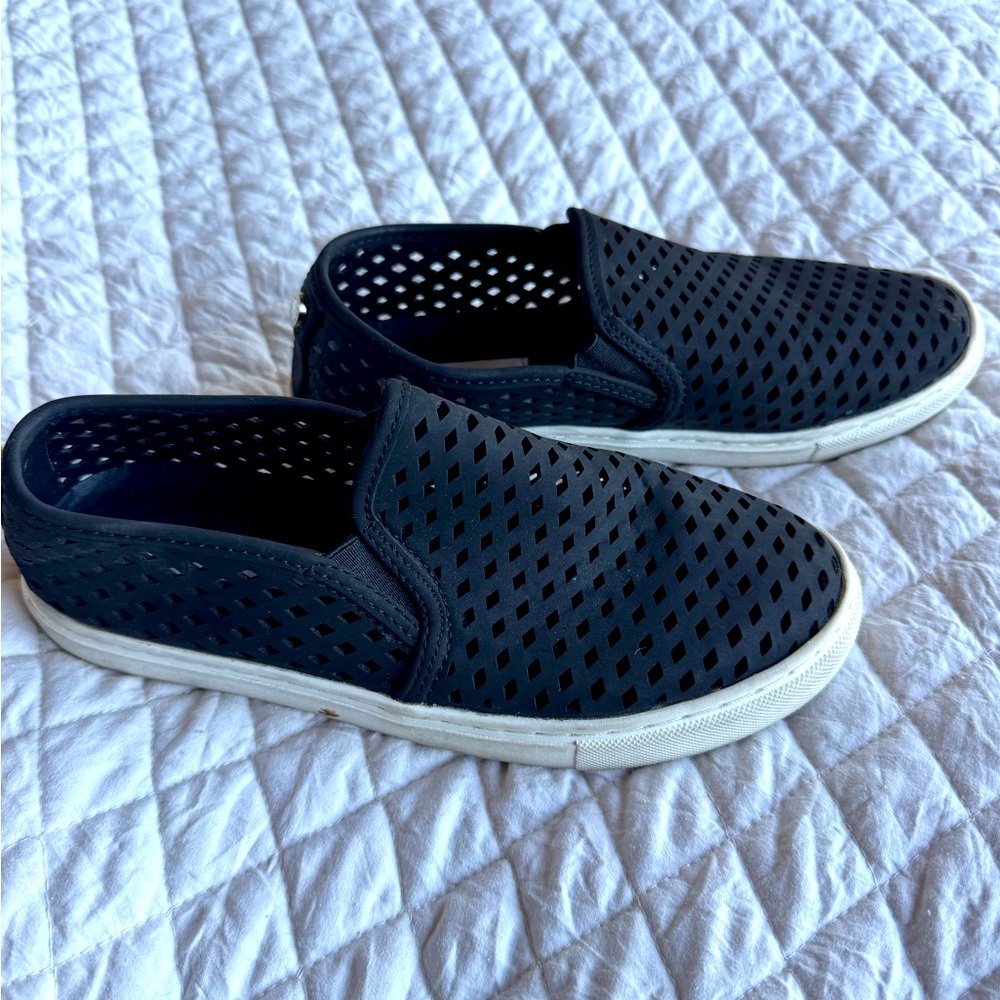 Steve Madden slip on size7 black